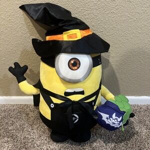 Despicable Me Minion 24 in Stuart Witch Minion Halloween Porch Greeter NWT